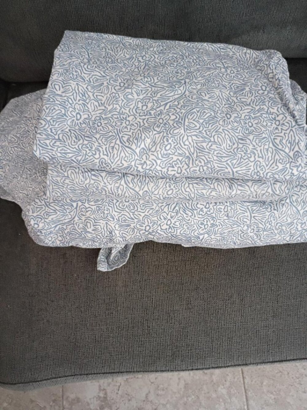 Threshold (Target Brand) Blue Floral Queen Sheet  Set